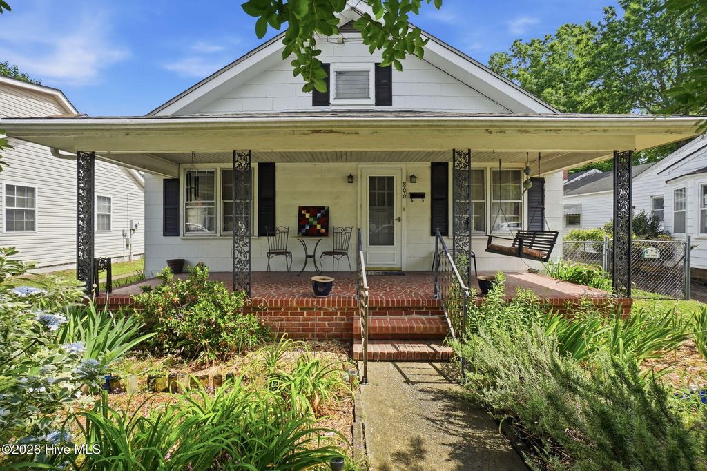 Photo of 806 Maple Street, Elizabeth City, NC 27909 (MLS # 100576730)