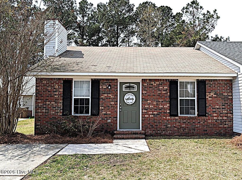 Photo of 106 Glenside Court, Midway Park, NC 28544 (MLS # 100562366)