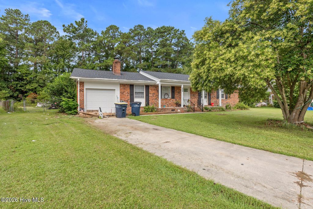 Photo of 517 West Court, Jacksonville, NC 28546 (MLS # 100591978)