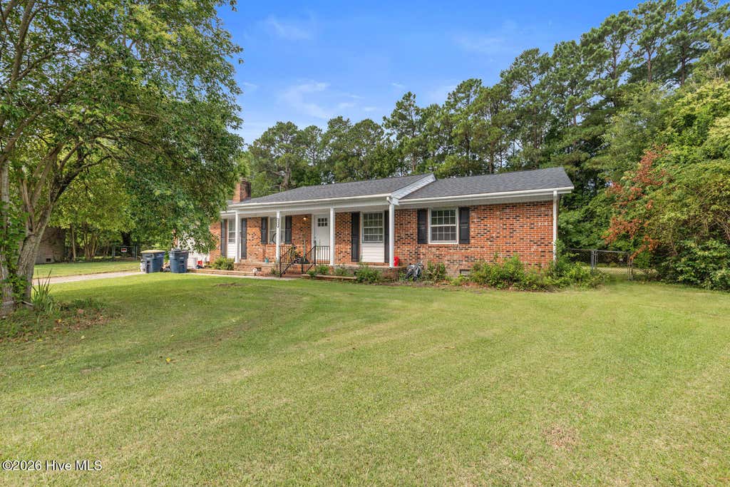 Photo of 517 West Court, Jacksonville, NC 28546 (MLS # 100591978)