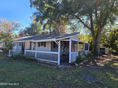 Photo of 214 James Arthur Avenue, New Bern, NC 28560 (MLS # 100544781)