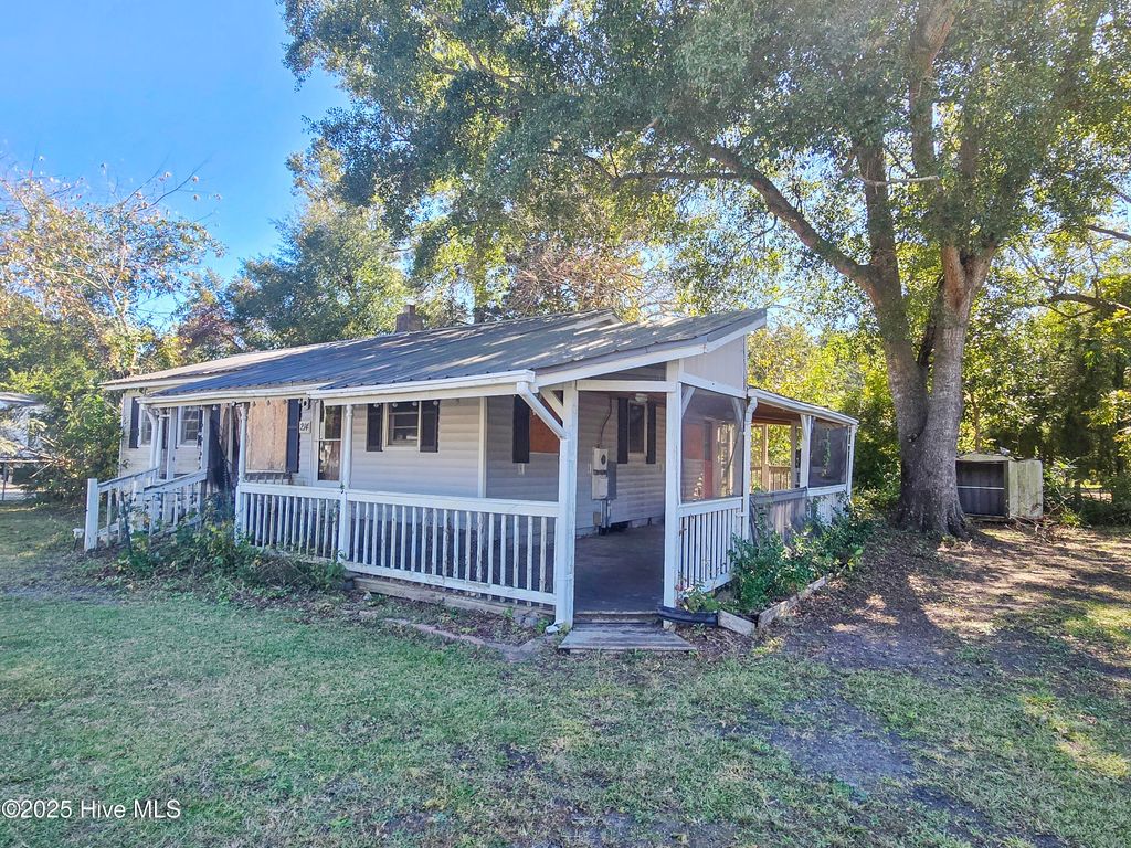 Photo of 214 James Arthur Avenue, New Bern, NC 28560 (MLS # 100544781)