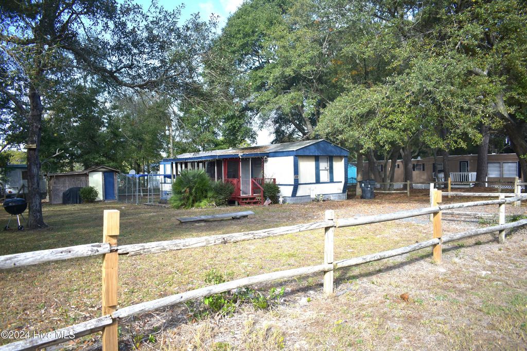 Photo of 7244 Westbrook Avenue SW, Ocean Isle Beach, NC 28469 (MLS # 100548884)