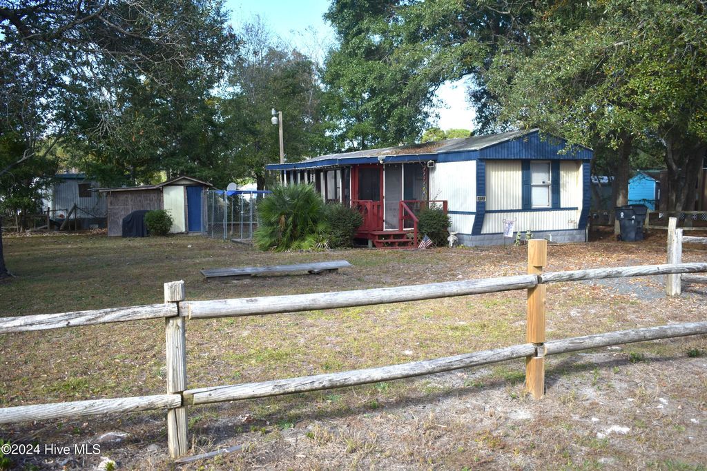 Photo of 7244 Westbrook Avenue SW, Ocean Isle Beach, NC 28469 (MLS # 100548884)