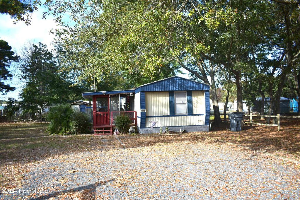 Photo of 7244 Westbrook Avenue SW, Ocean Isle Beach, NC 28469 (MLS # 100548884)