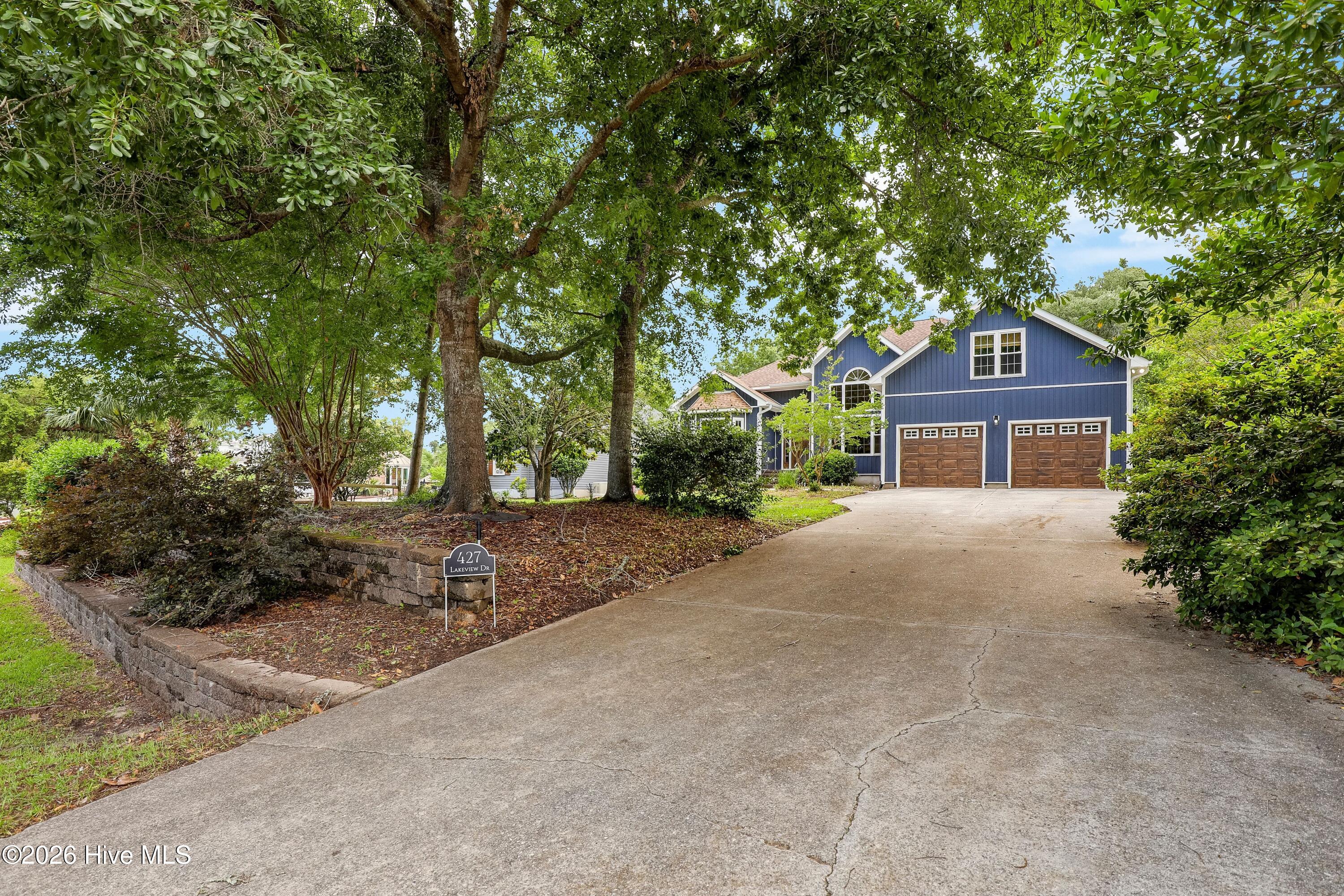 427 Lakeview Drive