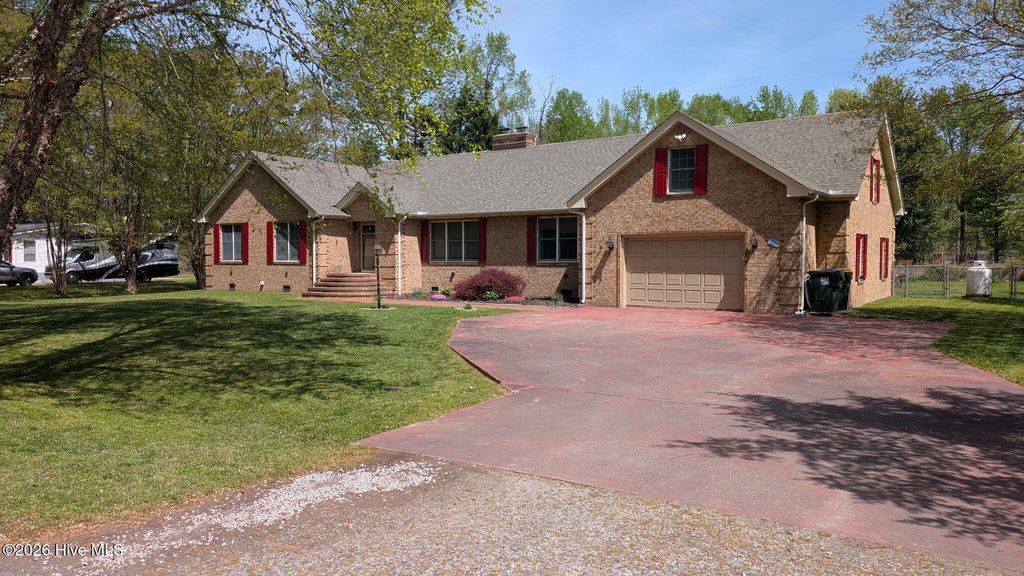 Photo of 108 Marshall Court, Moyock, NC 27958 (MLS # 100565996)