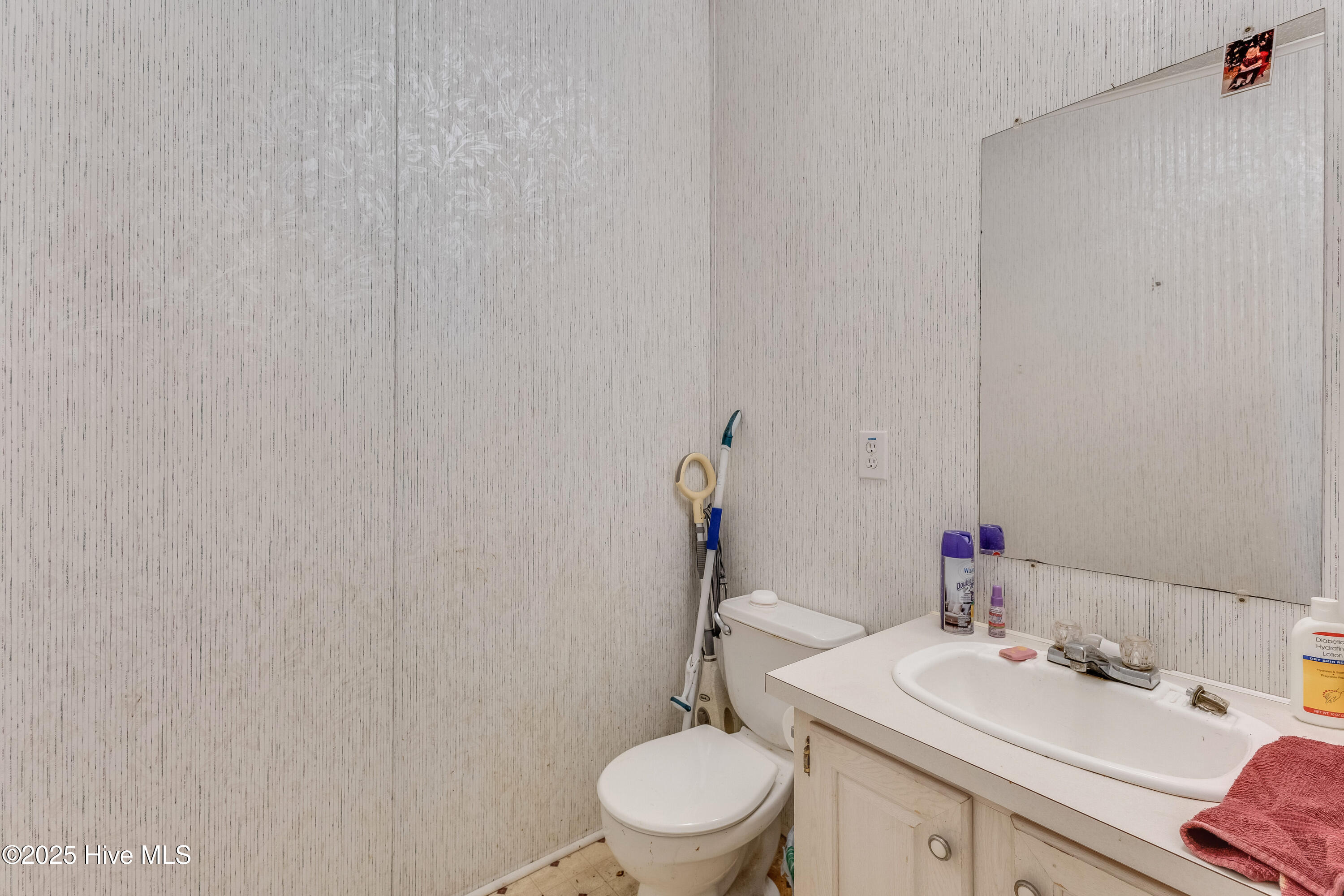 Burgaw, North Carolina 28425, United States, 3 Bedrooms Bedrooms, ,3 BathroomsBathrooms,Residential,Pending,255983