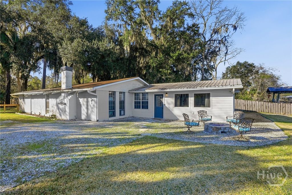 Photo of 243 E 1st Street, Midway, GA 31320 (MLS # SA347284)