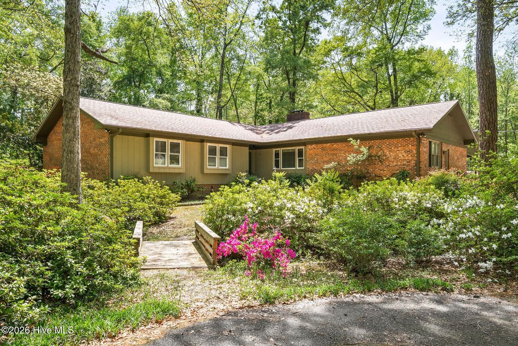 Photo of 163 Washington Circle, Wallace, NC 28466 (MLS # 100555113)