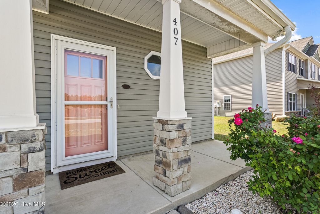 Photo of 407 Canoe Lane, Swansboro, NC 28584 (MLS # 100567731)