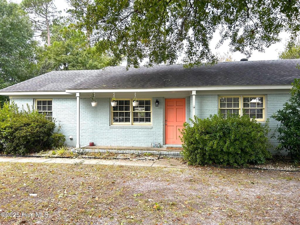 Photo of 809 Shakespeare Drive, Wilmington, NC 28405 (MLS # 100551642)