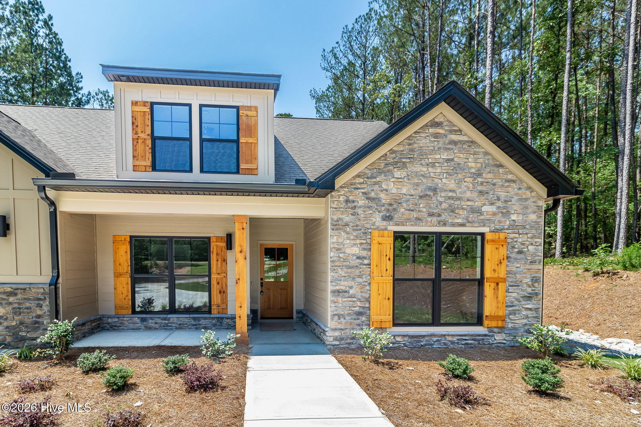 1036 Longleaf Way