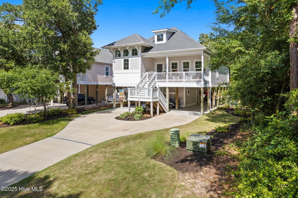 Photo of 322 NE 42nd Street, Oak Island, NC 28465 (MLS # 100566861)