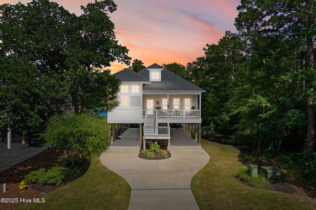 Photo of 322 NE 42nd Street, Oak Island, NC 28465 (MLS # 100566861)