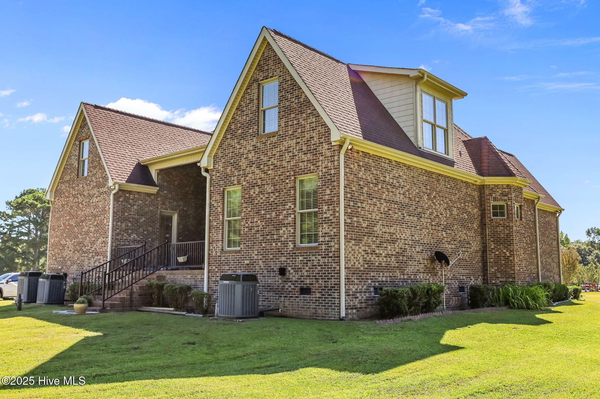 187 Country Squire Lane