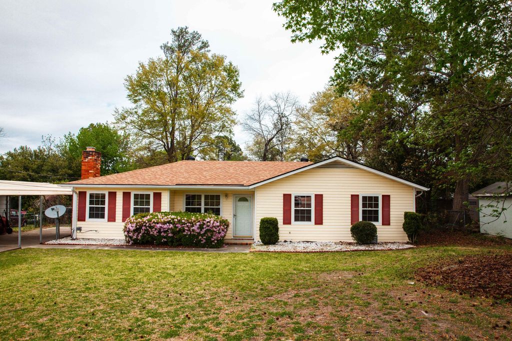 Photo of 3209 Hillsview Drive, Augusta, GA 30909 (MLS # 554405)