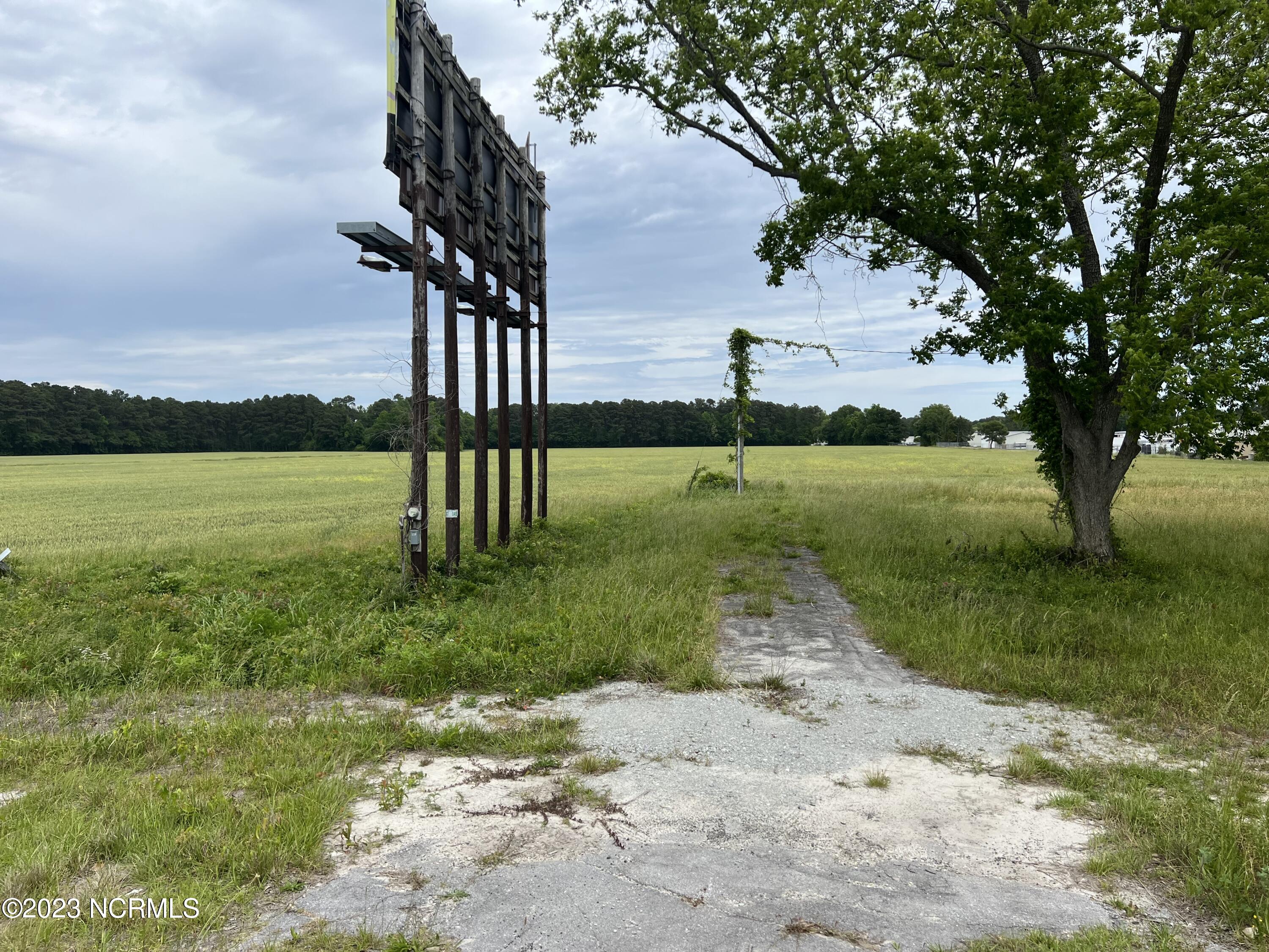 1476 W W. Corbett Avenue