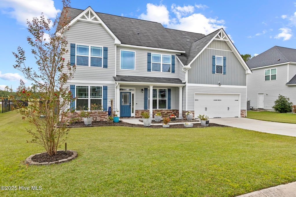 Photo of 107 Pine Lakes Drive, Maple Hill, NC 28454 (MLS # 100531690)