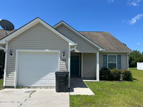 Townhouse For Rent - 192 Pine Hollow Road<br/> Onslow County, Holly Ridge, NC 28445