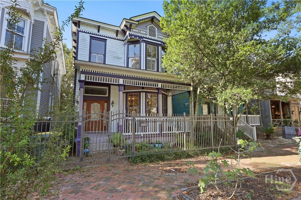 Photo of 209 W 38th Street, Savannah, GA 31401 (MLS # SA366533)