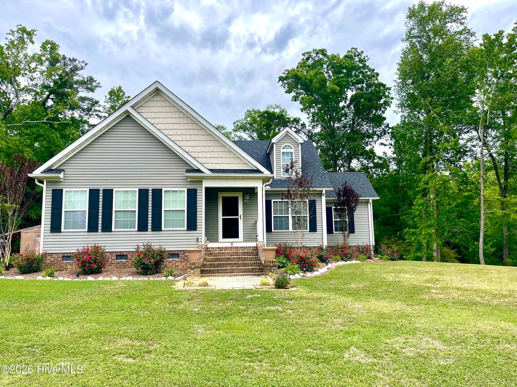 Photo of 2088 Meadows Road, Williamston, NC 27892 (MLS # 100573169)
