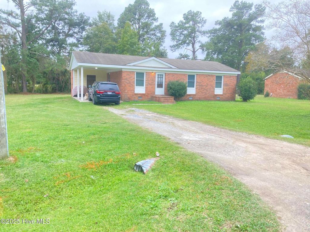 Photo of 1405 Mockingbird Lane, New Bern, NC 28562 (MLS # 100537841)