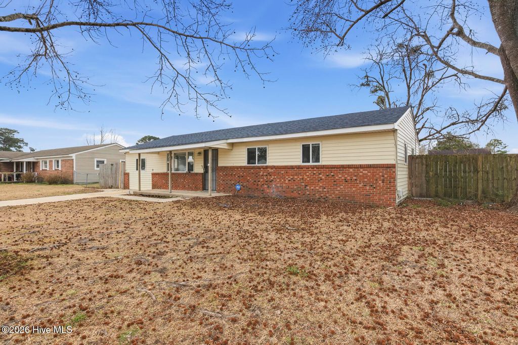 Photo of 409 Dale Drive, Jacksonville, NC 28540 (MLS # 100551739)