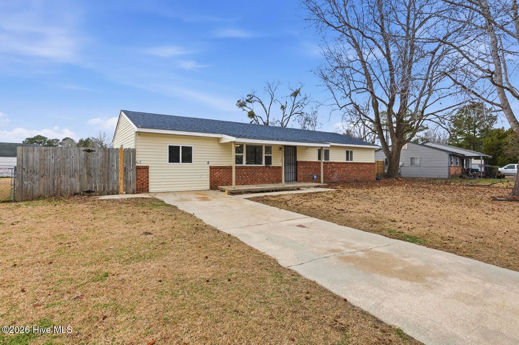 Photo of 409 Dale Drive, Jacksonville, NC 28540 (MLS # 100551739)
