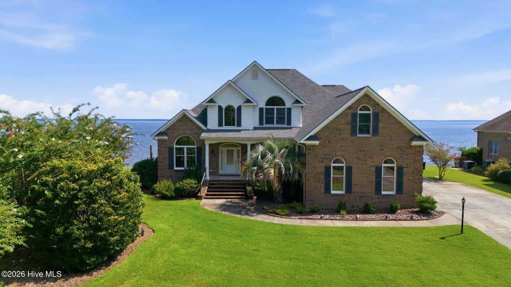 Photo of 927 Stately Pines Road, New Bern, NC 28560 (MLS # 100598156)