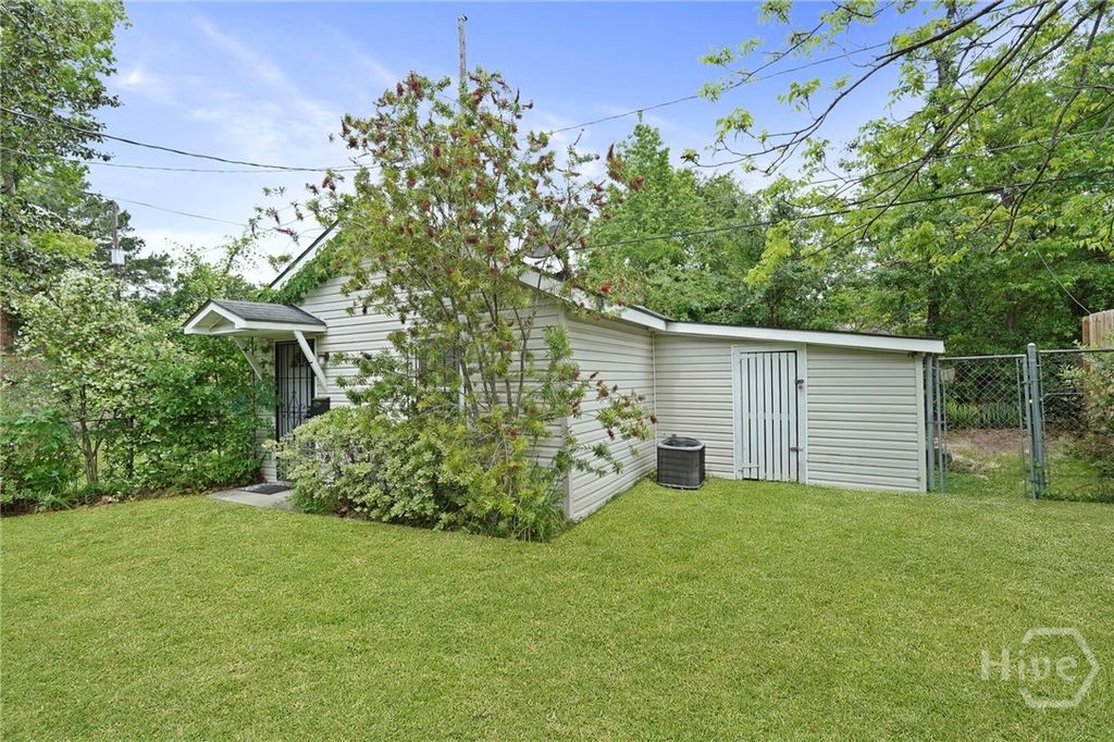 Photo of 856 E 35th Street, Savannah, GA 31401 (MLS # SA352922)