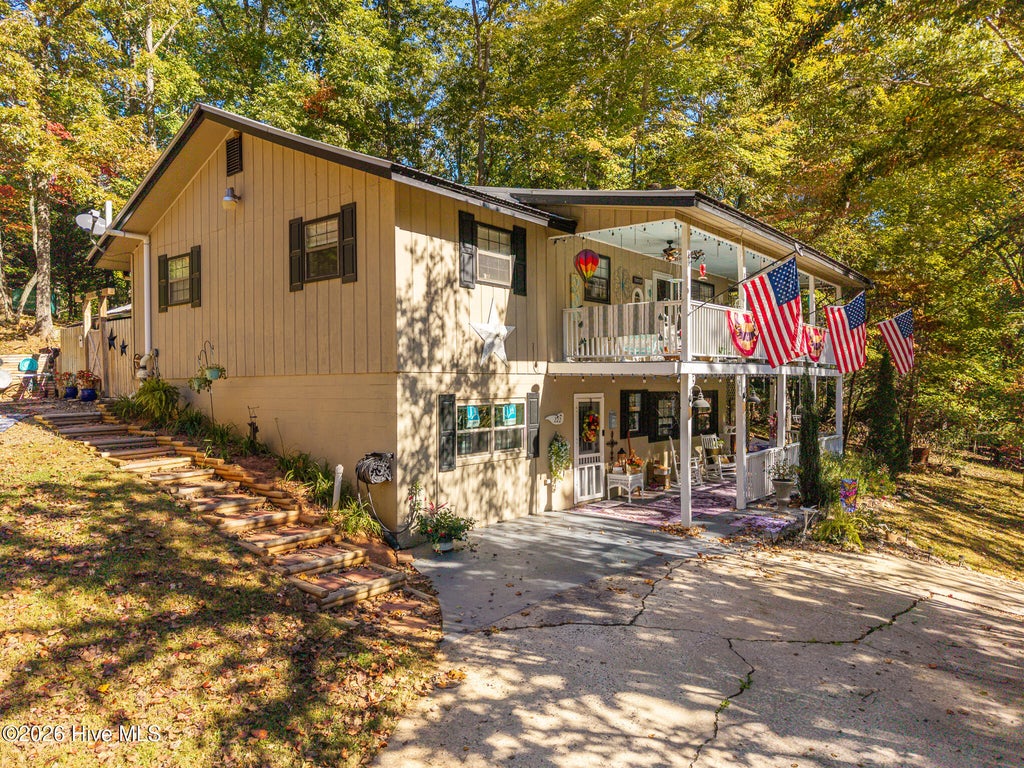 Photo of 222 W Hills Drive, Murphy, NC 28906 (MLS # 100612722)