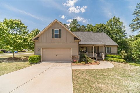 Homes For Sale - 801 Rouse Circle<br/> Hoschton, GA 30548