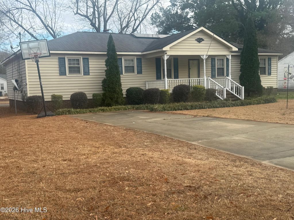 Photo of 1310 Clingman Street, Goldsboro, NC 27434 (MLS # 100548249)