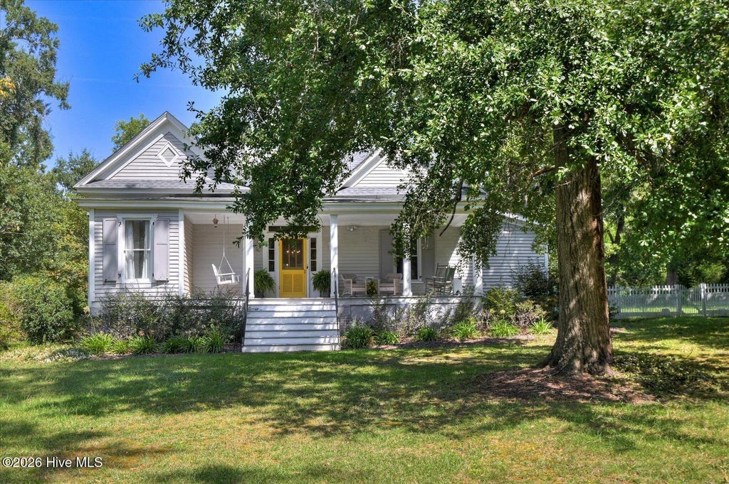 Photo of 800 Buncombe Street, Edgefield, SC 29824 (MLS # 100608726)