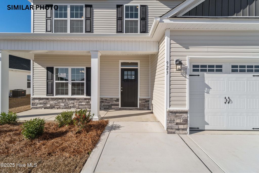 Photo of 1822 Olde Towne Pointe Boulevard, Jacksonville, NC 28546 (MLS # 100519692)