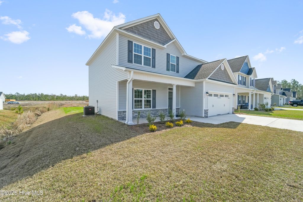 Photo of 1822 Olde Towne Pointe Boulevard, Jacksonville, NC 28546 (MLS # 100519692)