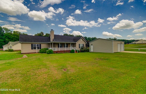 Homes For Sale - 300 Crest Place<br/> Onslow County, Jacksonville, NC 28540