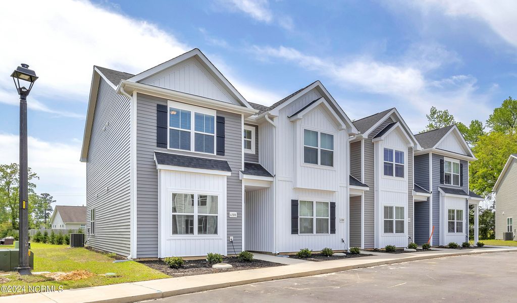 Photo of 7028 Crew Drive, Leland, NC 28451 (MLS # 100544688)