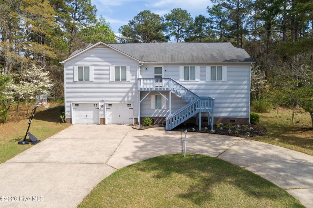 Photo of 1121 Barkentine Drive, New Bern, NC 28560 (MLS # 100559426)