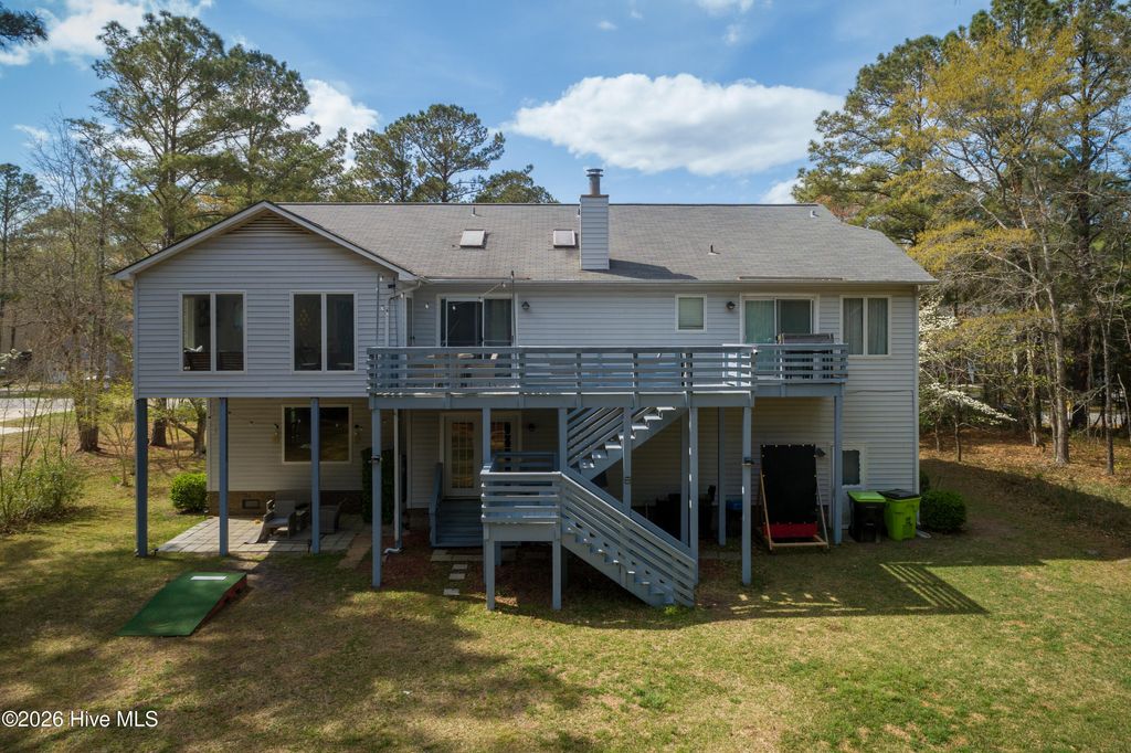 Photo of 1121 Barkentine Drive, New Bern, NC 28560 (MLS # 100559426)