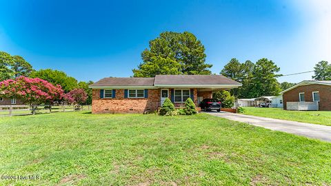Homes For Sale - 1110 N Webb Street<br/> Johnston County, Selma, NC 27576