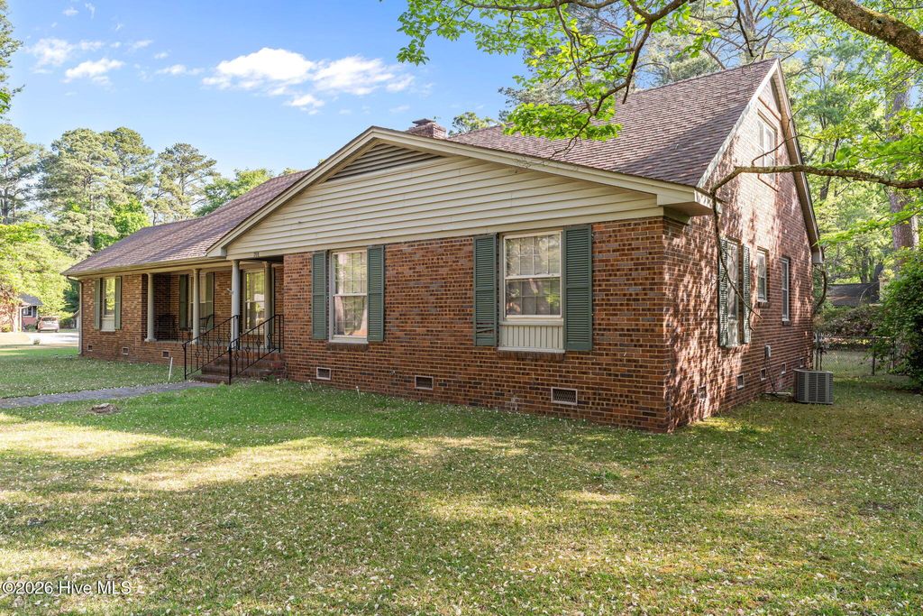 Photo of 708 Frederick Avenue, Laurinburg, NC 28352 (MLS # 100567966)