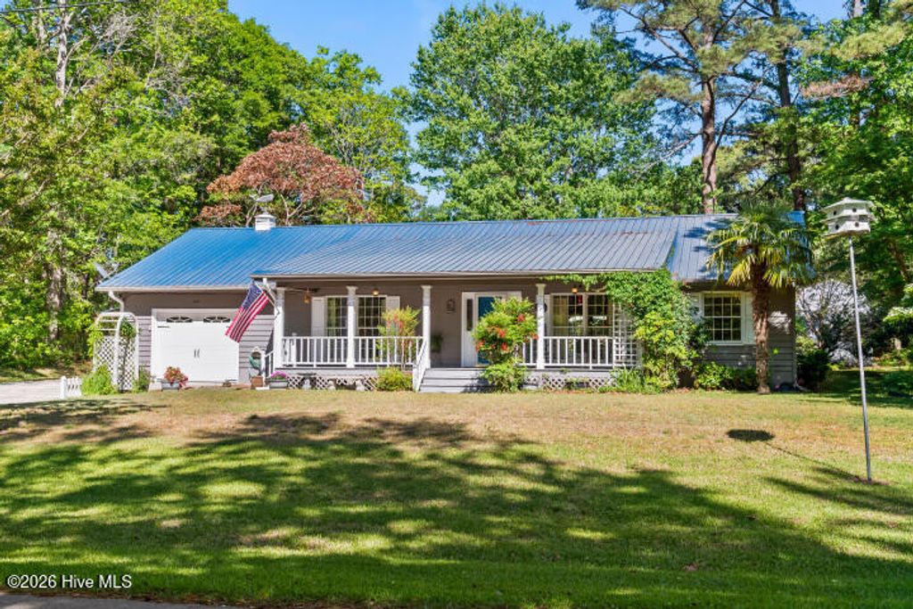 Photo of 519 Country Club Drive W, Arapahoe, NC 28510 (MLS # 100568903)