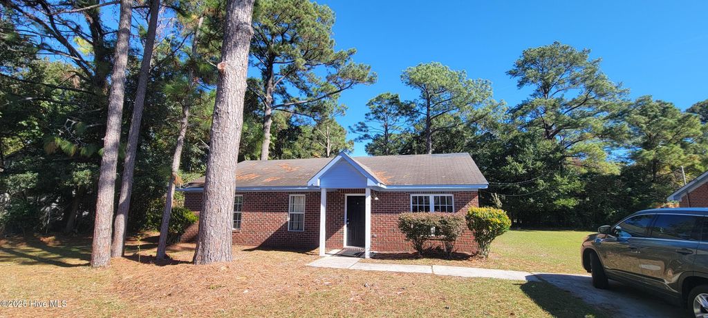 Photo of 4919 W Rainbow Drive, Wilmington, NC 28403 (MLS # 100540693)