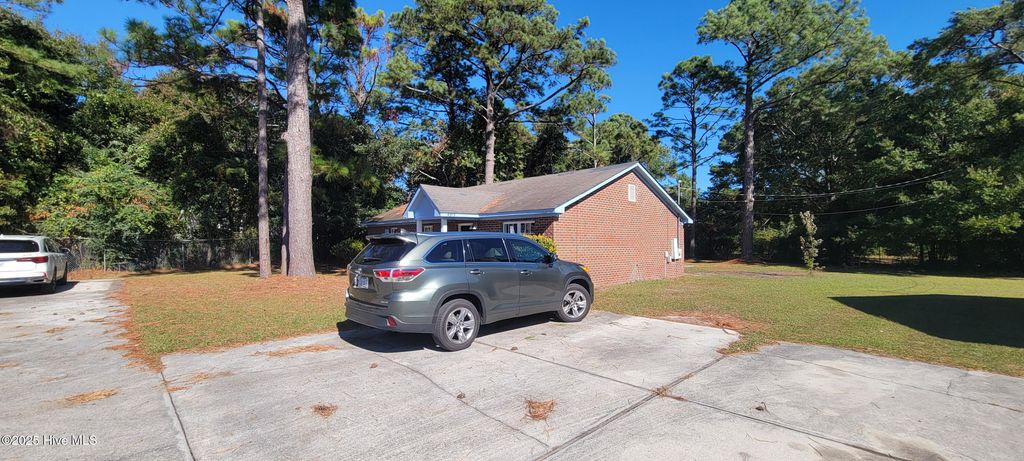 Photo of 4919 W Rainbow Drive, Wilmington, NC 28403 (MLS # 100540693)