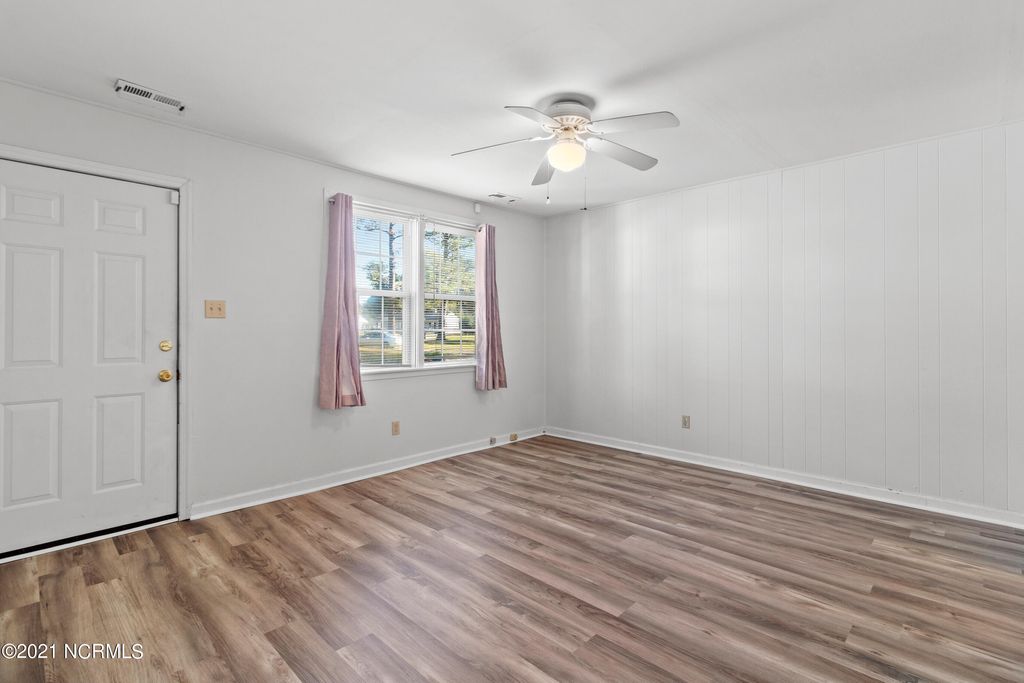 Photo of 507 Elm Street, Jacksonville, NC 28540 (MLS # 100565655)