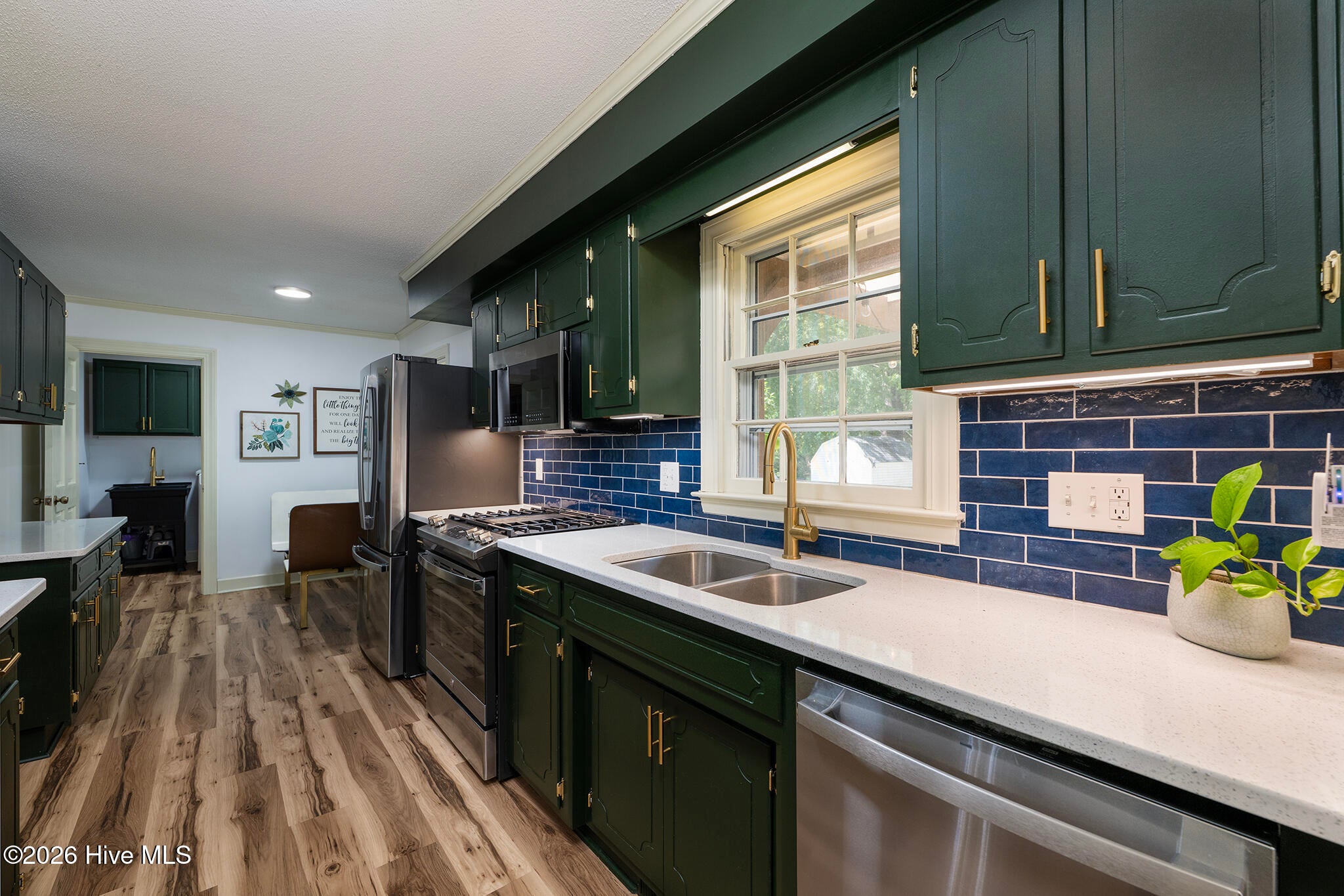 3047 Bridle Path