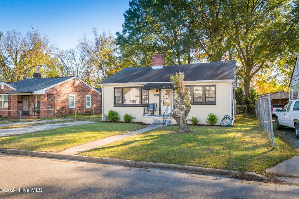 Photo of 1409 W 6th Street, Greenville, NC 27834 (MLS # 100555698)
