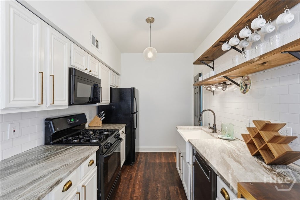 Photo of 17 E 37th Street #3, Savannah, GA 31401 (MLS # SA365882)